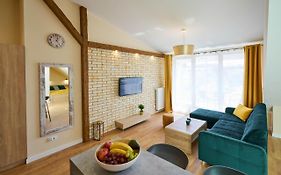 Apartament Ceglany - centrum, prywatne miejsce parkingowe, klimatyzacja